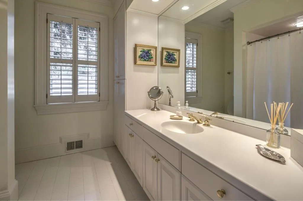 20 Cates Ridge Road, Atlanta, Georgia 30327, 5 Bedrooms Bedrooms, ,6 BathroomsBathrooms,Residential,Sold,20 Cates Ridge Road,5648398