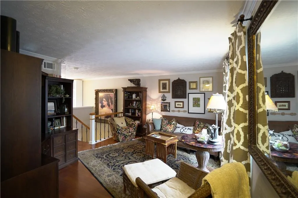 6116 Park Avenue, Sandy Springs, Georgia 30342, 3 Bedrooms Bedrooms, ,2 BathroomsBathrooms,Residential,Sold,6116 Park Avenue,6833173