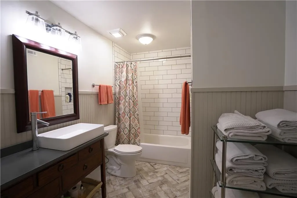 6116 Park Avenue, Sandy Springs, Georgia 30342, 3 Bedrooms Bedrooms, ,2 BathroomsBathrooms,Residential,Sold,6116 Park Avenue,6833173