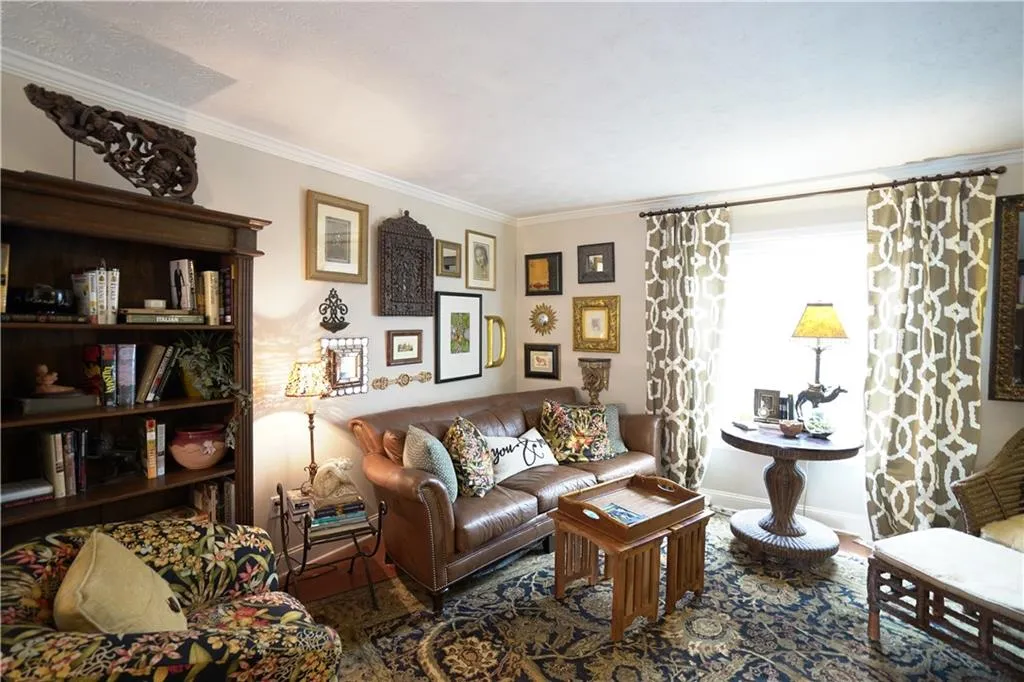 6116 Park Avenue, Sandy Springs, Georgia 30342, 3 Bedrooms Bedrooms, ,2 BathroomsBathrooms,Residential,Sold,6116 Park Avenue,6833173