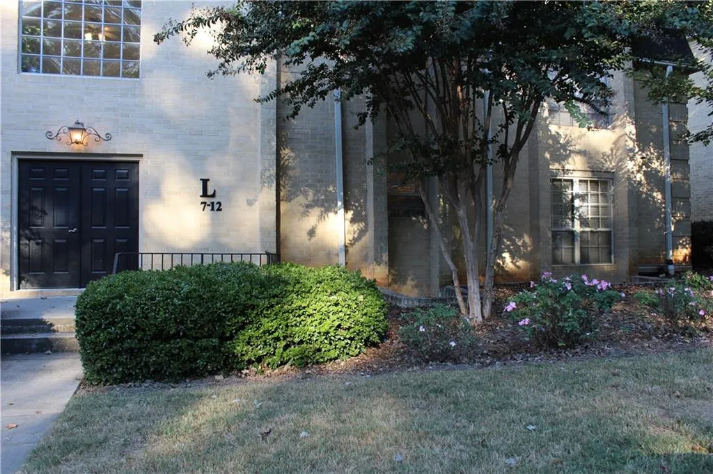 5400 Roswell Road Unit L11, Atlanta, Georgia 30342, 2 Bedrooms Bedrooms, ,2 BathroomsBathrooms,Residential,Sold,5400 Roswell Road Unit L11,6090381 5400 Roswell Road Unit L11, Atlanta, Georgia 30342, 2 Bedrooms Bedrooms, ,2 BathroomsBathrooms,Residential,Sold,5400 Roswell Road Unit L11,6090381