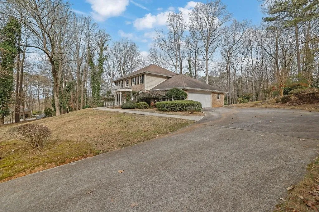 180 Spalding Mill, Atlanta, Georgia 30350, 5 Bedrooms Bedrooms, ,5 BathroomsBathrooms,Residential,For Sale,180 Spalding Mill,7698429