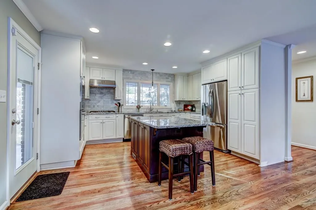 460 Mossyvale Way, Atlanta, Georgia 30328, 3 Bedrooms Bedrooms, ,2 BathroomsBathrooms,Residential,Sold,460 Mossyvale Way,5957664