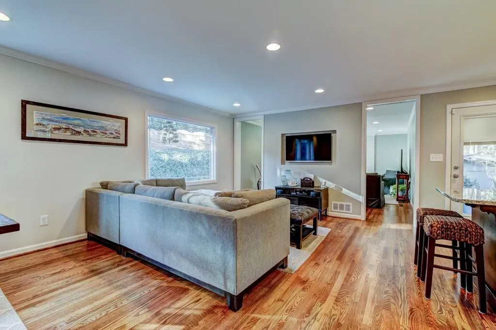 460 Mossyvale Way, Atlanta, Georgia 30328, 3 Bedrooms Bedrooms, ,2 BathroomsBathrooms,Residential,Sold,460 Mossyvale Way,5957664