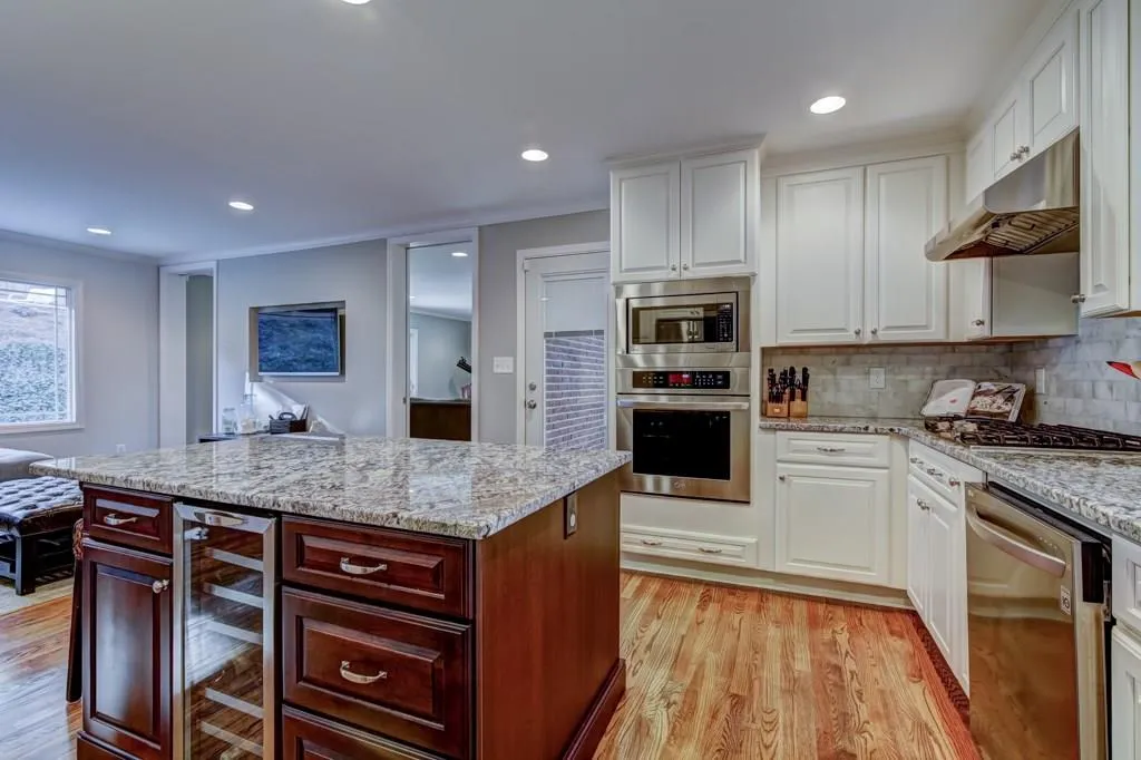 460 Mossyvale Way, Atlanta, Georgia 30328, 3 Bedrooms Bedrooms, ,2 BathroomsBathrooms,Residential,Sold,460 Mossyvale Way,5957664