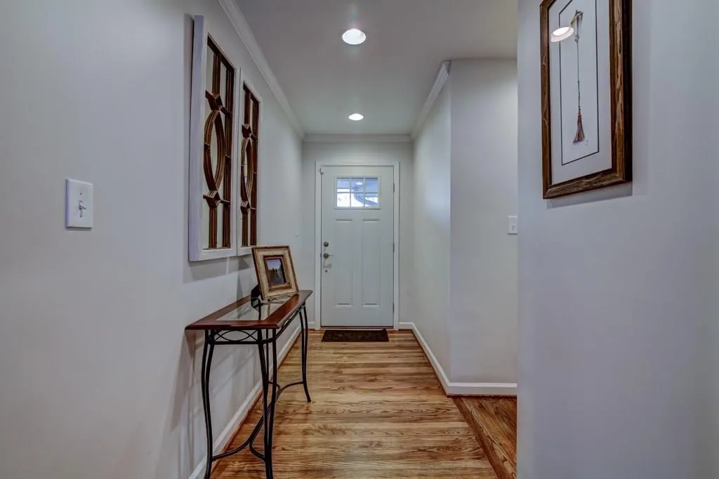 460 Mossyvale Way, Atlanta, Georgia 30328, 3 Bedrooms Bedrooms, ,2 BathroomsBathrooms,Residential,Sold,460 Mossyvale Way,5957664