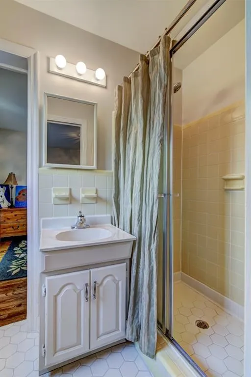 460 Mossyvale Way, Atlanta, Georgia 30328, 3 Bedrooms Bedrooms, ,2 BathroomsBathrooms,Residential,Sold,460 Mossyvale Way,5957664