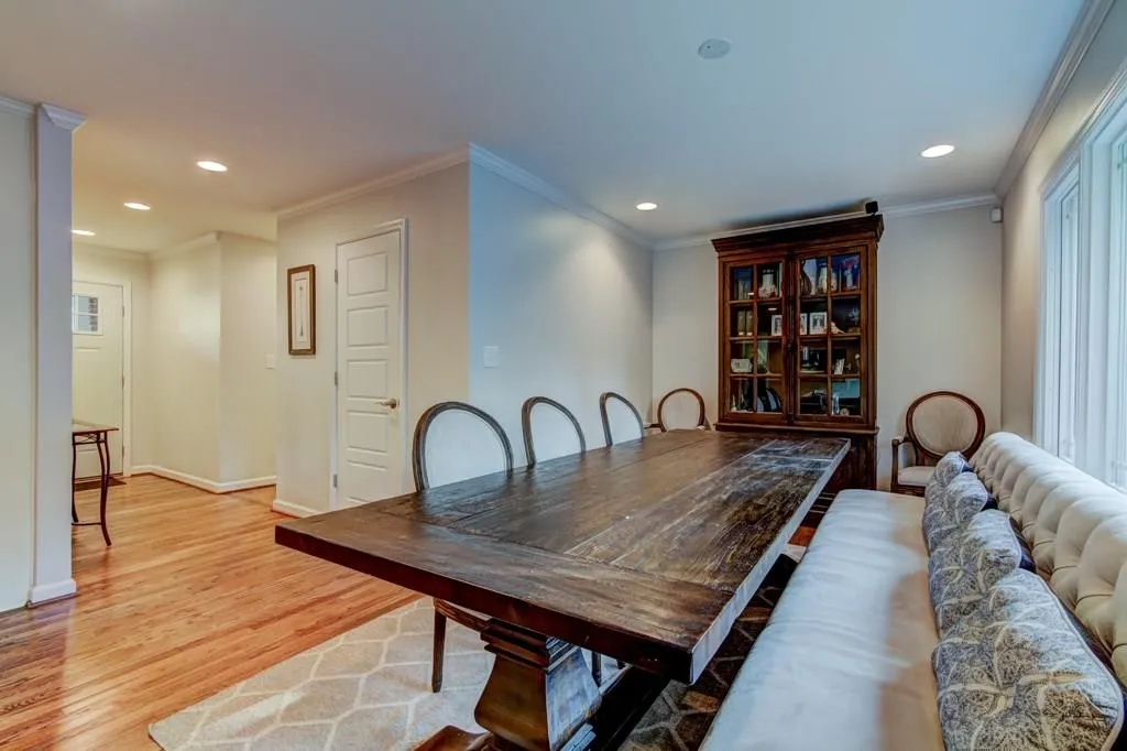 460 Mossyvale Way, Atlanta, Georgia 30328, 3 Bedrooms Bedrooms, ,2 BathroomsBathrooms,Residential,Sold,460 Mossyvale Way,5957664