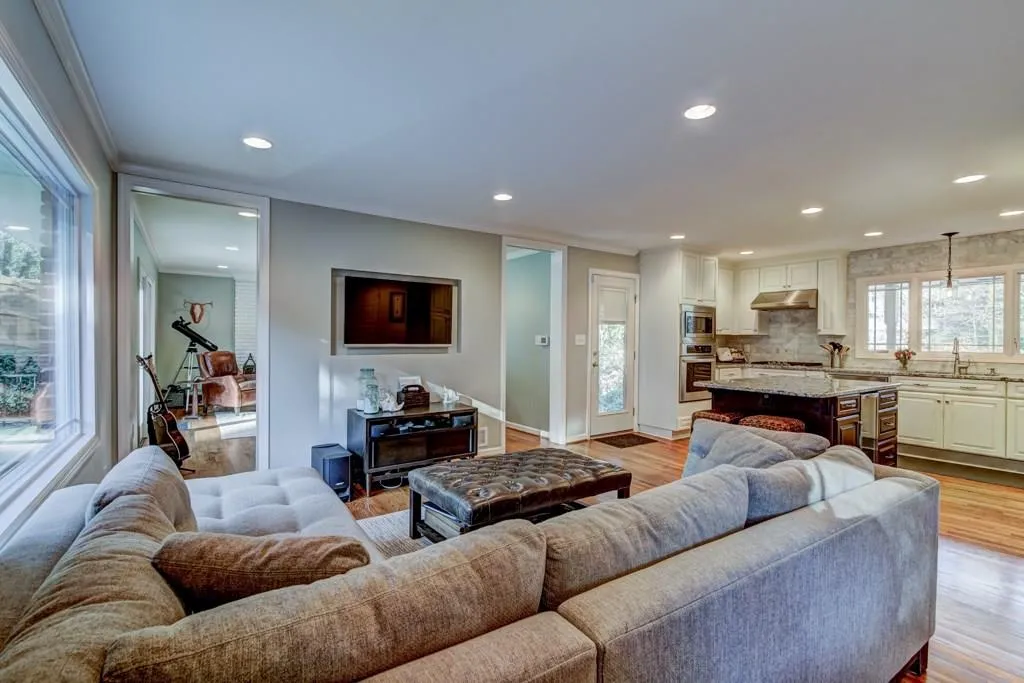 460 Mossyvale Way, Atlanta, Georgia 30328, 3 Bedrooms Bedrooms, ,2 BathroomsBathrooms,Residential,Sold,460 Mossyvale Way,5957664