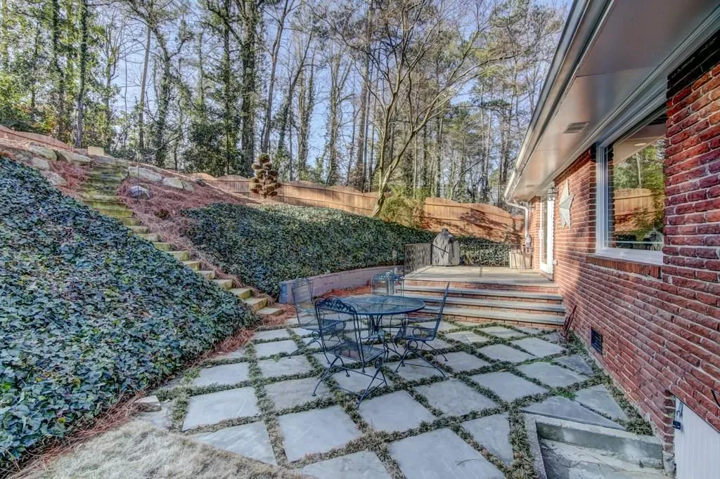 460 Mossyvale Way, Atlanta, Georgia 30328, 3 Bedrooms Bedrooms, ,2 BathroomsBathrooms,Residential,Sold,460 Mossyvale Way,5957664