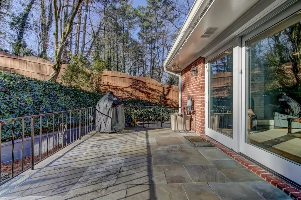 460 Mossyvale Way, Atlanta, Georgia 30328, 3 Bedrooms Bedrooms, ,2 BathroomsBathrooms,Residential,Sold,460 Mossyvale Way,5957664