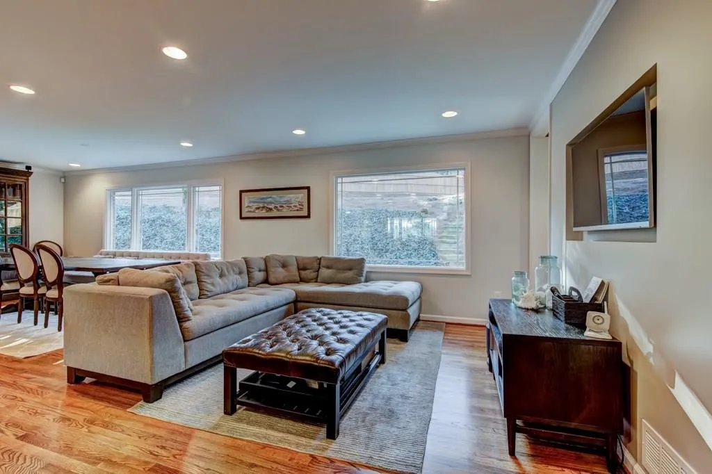 460 Mossyvale Way, Atlanta, Georgia 30328, 3 Bedrooms Bedrooms, ,2 BathroomsBathrooms,Residential,Sold,460 Mossyvale Way,5957664