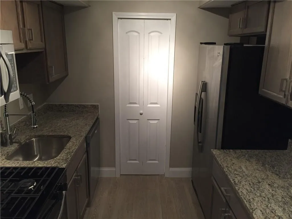 6851 Roswell Road Unit A5, Atlanta, Georgia 30328, 2 Bedrooms Bedrooms, ,2 BathroomsBathrooms,Residential,Sold,6851 Roswell Road Unit A5,6019072