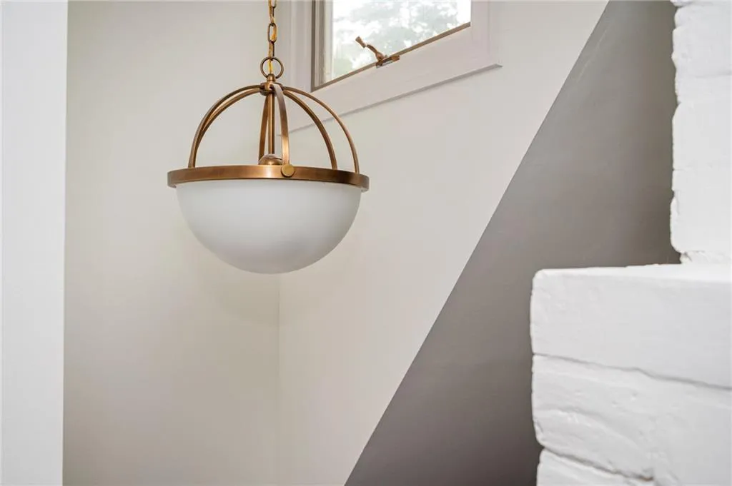 Staircase light fixture