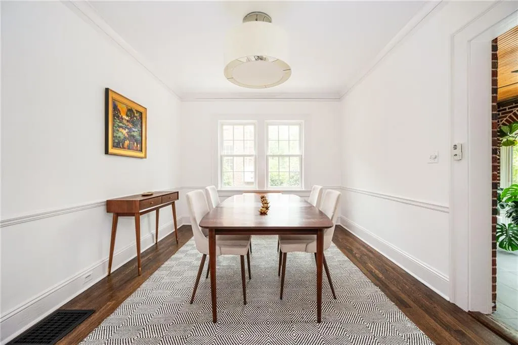 Additional view of dining room