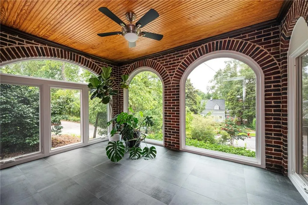 Light-filled sunroom