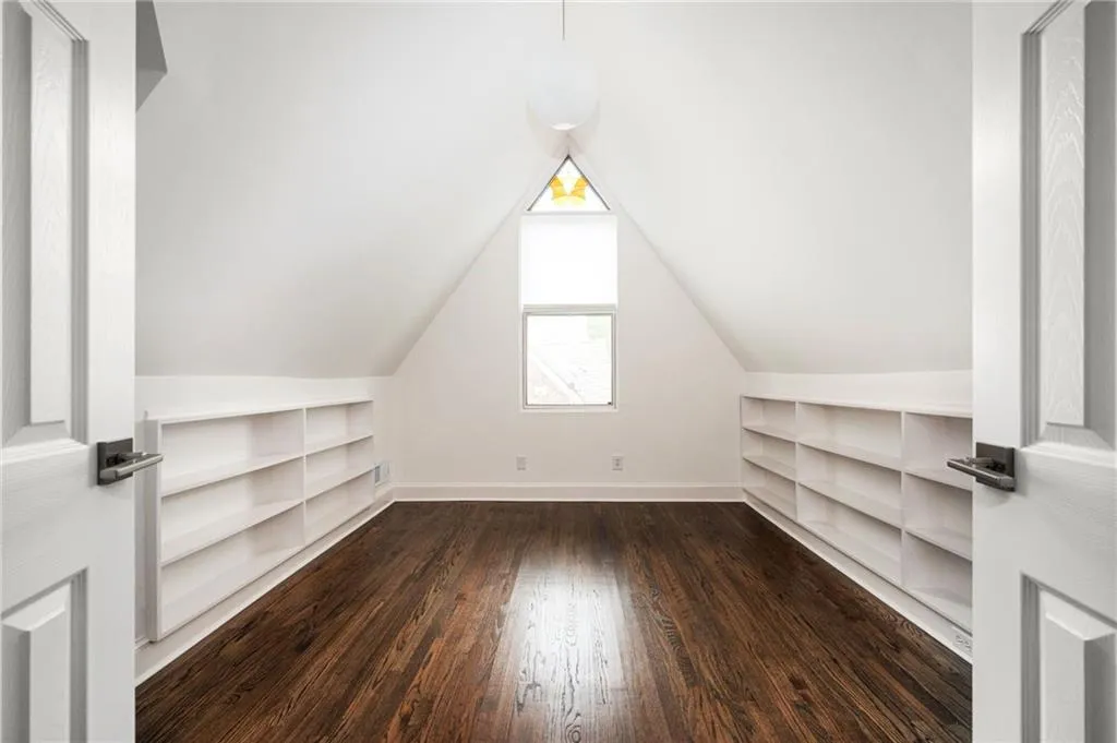 Fourth bedroom