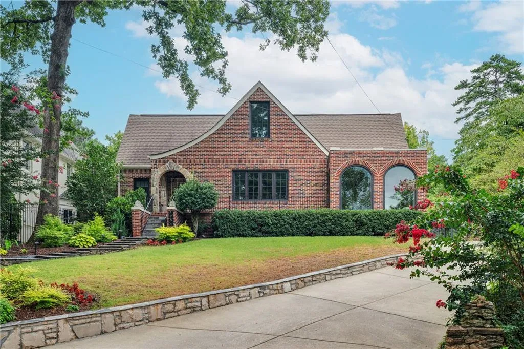 1751 N Pelham Road Ne, Atlanta, Georgia 30324, 4 Bedrooms Bedrooms, ,4 BathroomsBathrooms,Residential,For Sale,1751 N Pelham Road Ne,7623691
