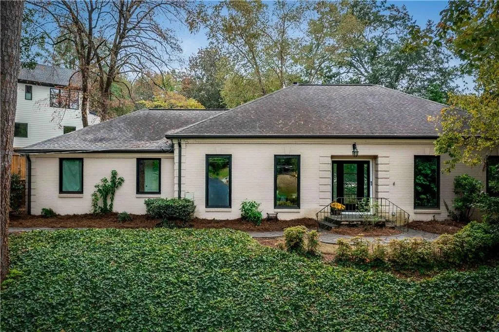 6440 Vernon Woods Drive, Atlanta, Georgia 30328, 3 Bedrooms Bedrooms, ,2 BathroomsBathrooms,Residential,For Sale,6440 Vernon Woods Drive,7651318