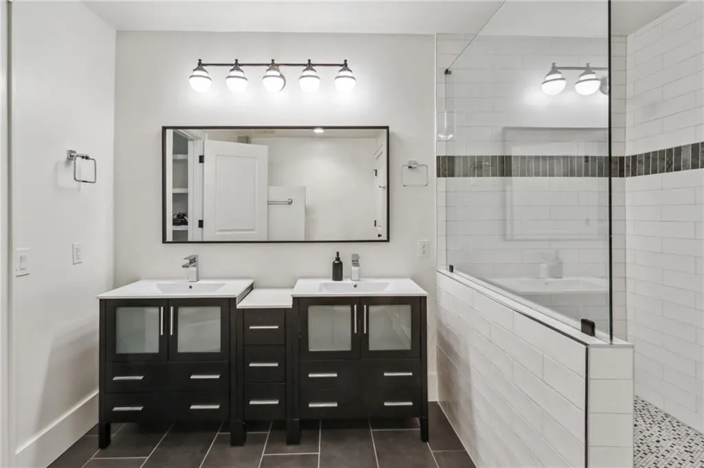 6105 Blue Stone Road Unit 209, Atlanta, Georgia 30328, 2 Bedrooms Bedrooms, ,2 BathroomsBathrooms,Residential,Sold,6105 Blue Stone Road Unit 209,7391433