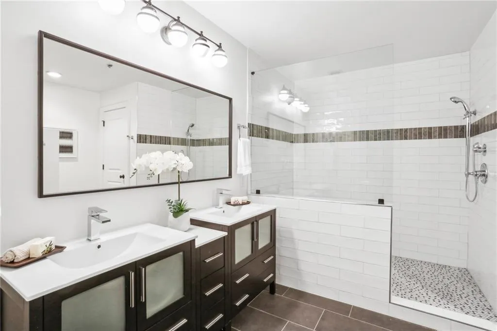 6105 Blue Stone Road Unit 209, Atlanta, Georgia 30328, 2 Bedrooms Bedrooms, ,2 BathroomsBathrooms,Residential,Sold,6105 Blue Stone Road Unit 209,7391433