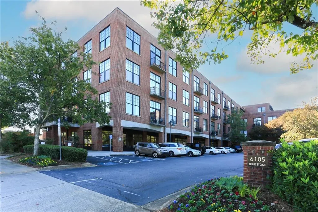 6105 Blue Stone Road Unit 209, Atlanta, Georgia 30328, 2 Bedrooms Bedrooms, ,2 BathroomsBathrooms,Residential,Sold,6105 Blue Stone Road Unit 209,7391433