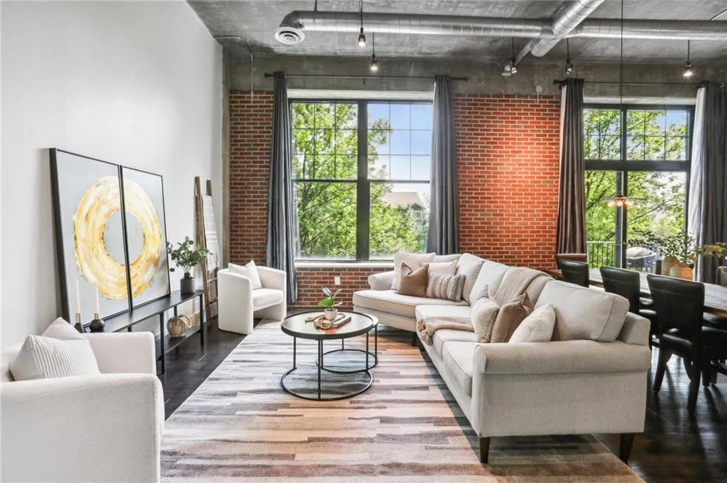 6105 Blue Stone Road Unit 209, Atlanta, Georgia 30328, 2 Bedrooms Bedrooms, ,2 BathroomsBathrooms,Residential,Sold,6105 Blue Stone Road Unit 209,7391433