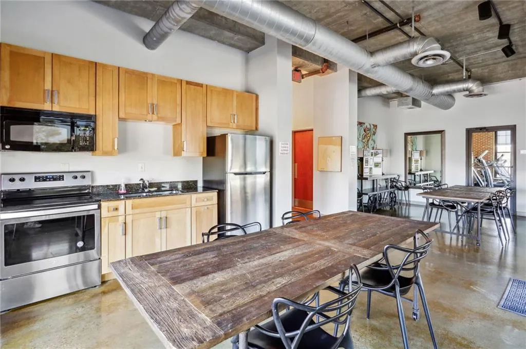 6105 Blue Stone Road Unit 209, Atlanta, Georgia 30328, 2 Bedrooms Bedrooms, ,2 BathroomsBathrooms,Residential,Sold,6105 Blue Stone Road Unit 209,7391433