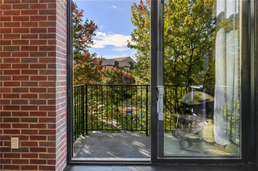 6105 Blue Stone Road Unit 209, Atlanta, Georgia 30328, 2 Bedrooms Bedrooms, ,2 BathroomsBathrooms,Residential,Sold,6105 Blue Stone Road Unit 209,7391433