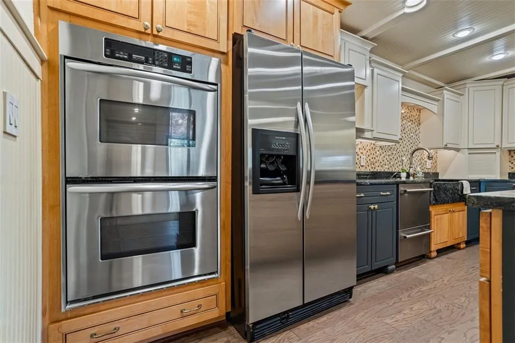 706 Barrington Hills Drive, Atlanta, Georgia 30350, 2 Bedrooms Bedrooms, ,2 BathroomsBathrooms,Residential,Sold,706 Barrington Hills Drive,7546337