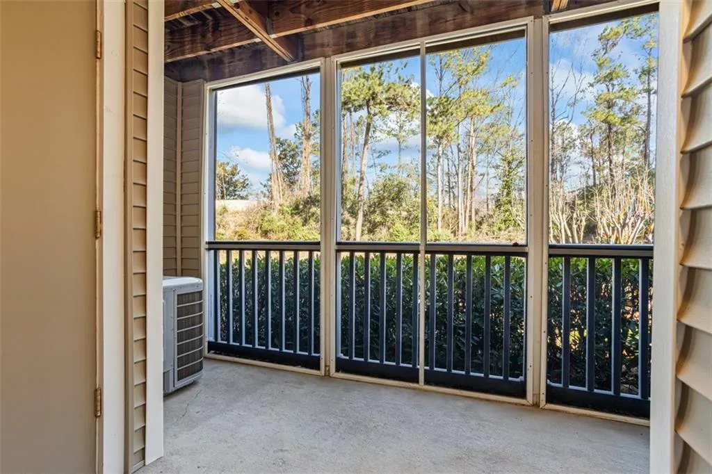 706 Barrington Hills Drive, Atlanta, Georgia 30350, 2 Bedrooms Bedrooms, ,2 BathroomsBathrooms,Residential,Sold,706 Barrington Hills Drive,7546337