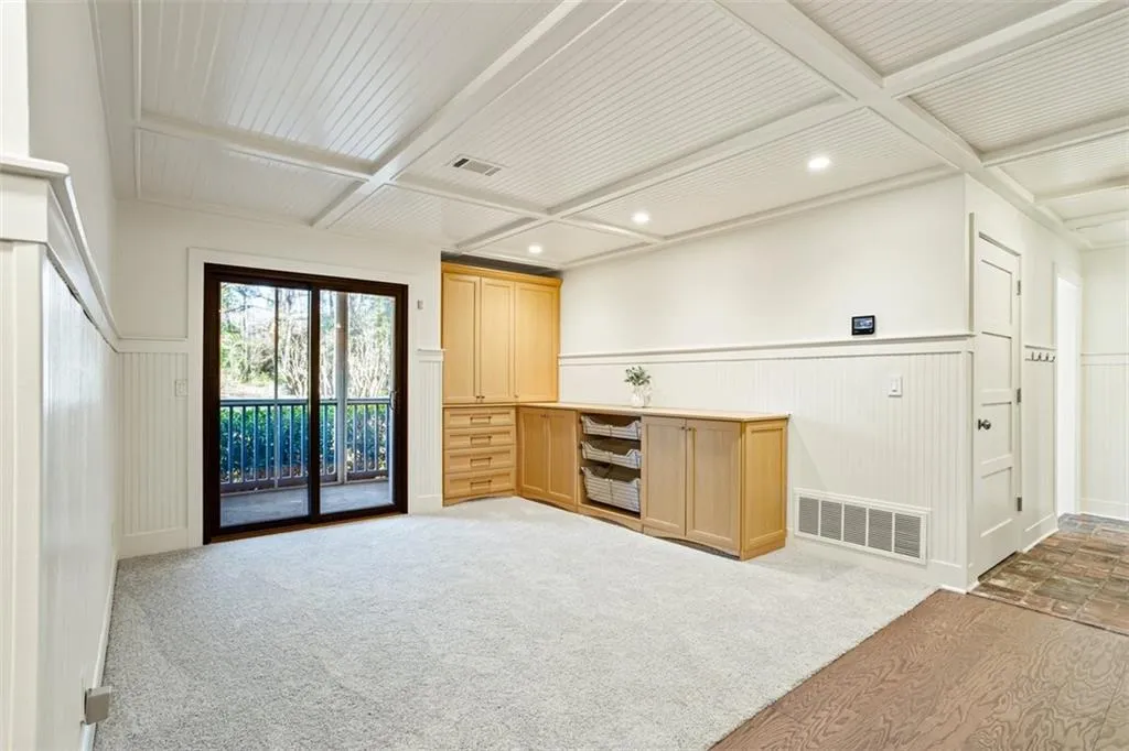 706 Barrington Hills Drive, Atlanta, Georgia 30350, 2 Bedrooms Bedrooms, ,2 BathroomsBathrooms,Residential,Sold,706 Barrington Hills Drive,7546337