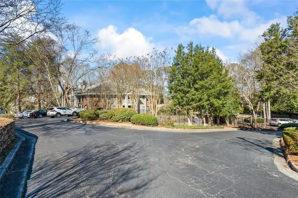 706 Barrington Hills Drive, Atlanta, Georgia 30350, 2 Bedrooms Bedrooms, ,2 BathroomsBathrooms,Residential,Sold,706 Barrington Hills Drive,7546337