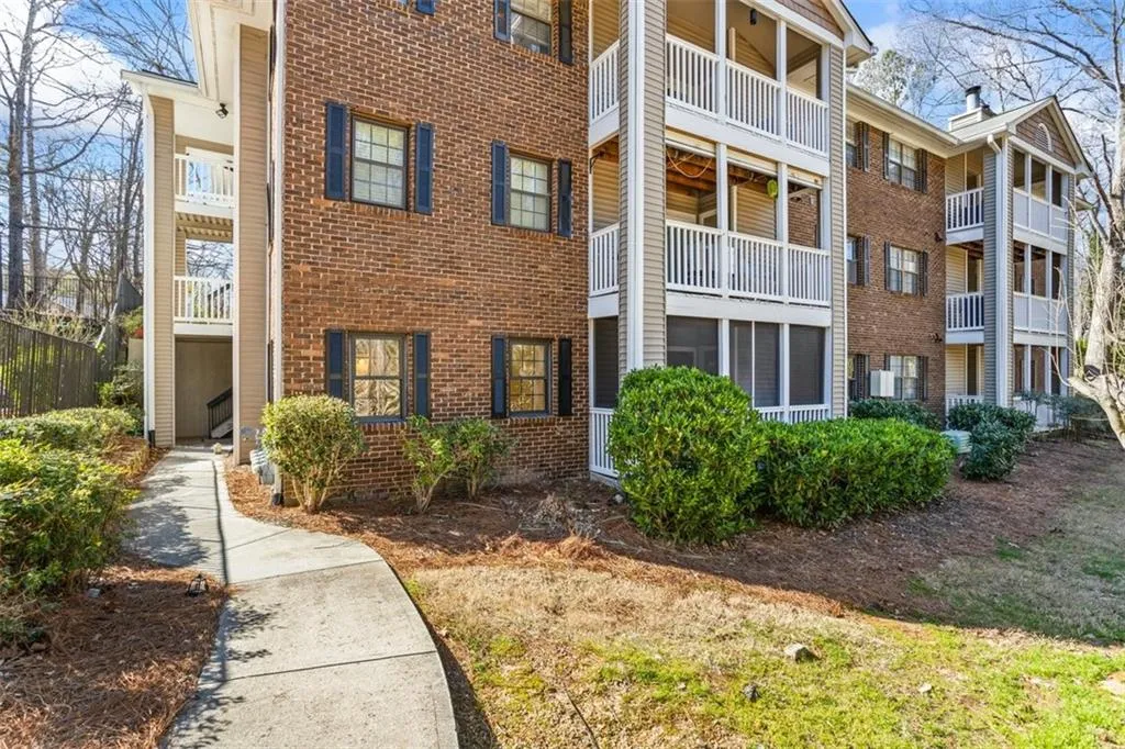 706 Barrington Hills Drive, Atlanta, Georgia 30350, 2 Bedrooms Bedrooms, ,2 BathroomsBathrooms,Residential,Sold,706 Barrington Hills Drive,7546337