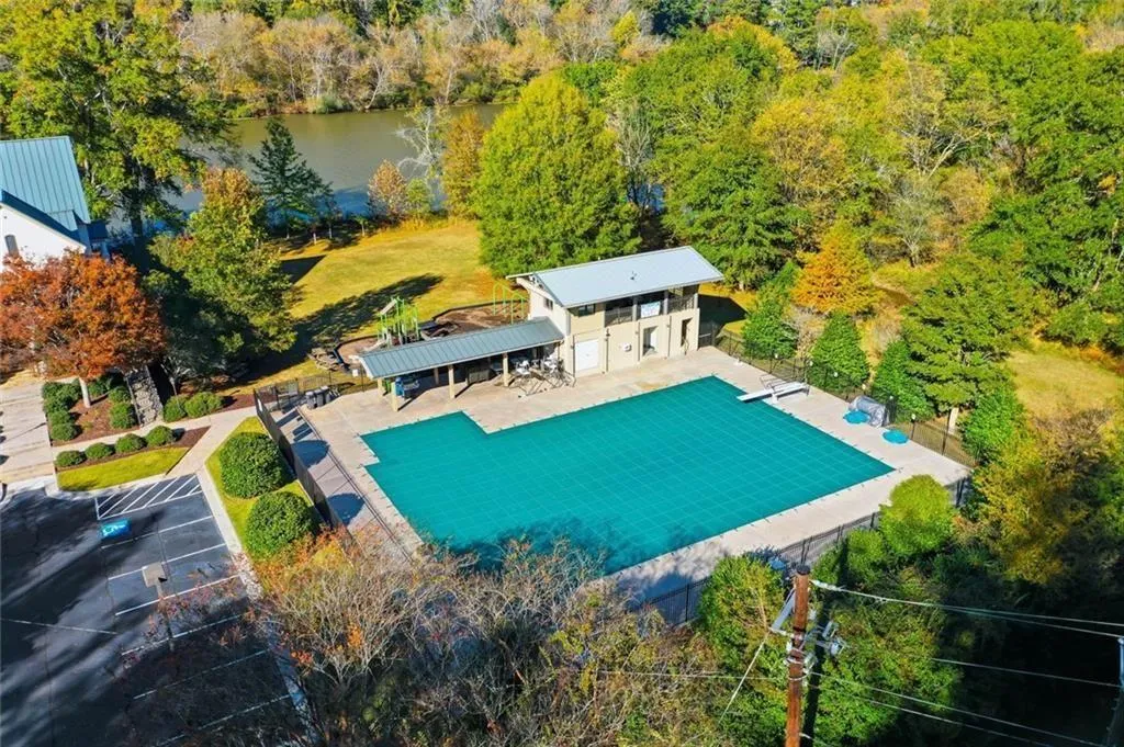 180 Valley Cove, Sandy Springs, Georgia 30350, 6 Bedrooms Bedrooms, ,4 BathroomsBathrooms,Residential,Sold,180 Valley Cove,7677987