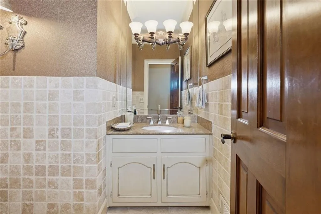180 Valley Cove, Sandy Springs, Georgia 30350, 6 Bedrooms Bedrooms, ,4 BathroomsBathrooms,Residential,Sold,180 Valley Cove,7677987