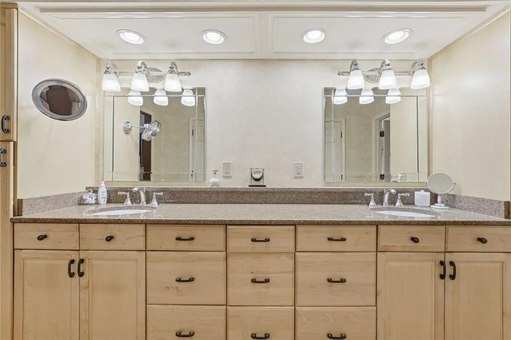 180 Valley Cove, Sandy Springs, Georgia 30350, 6 Bedrooms Bedrooms, ,4 BathroomsBathrooms,Residential,Sold,180 Valley Cove,7677987