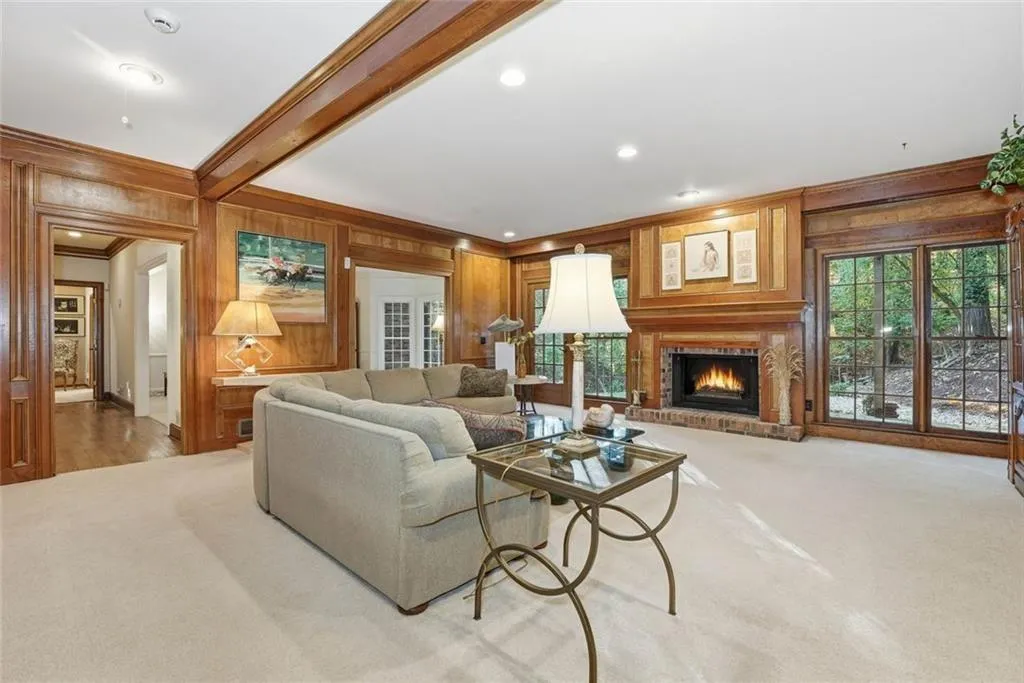 180 Valley Cove, Sandy Springs, Georgia 30350, 6 Bedrooms Bedrooms, ,4 BathroomsBathrooms,Residential,Sold,180 Valley Cove,7677987