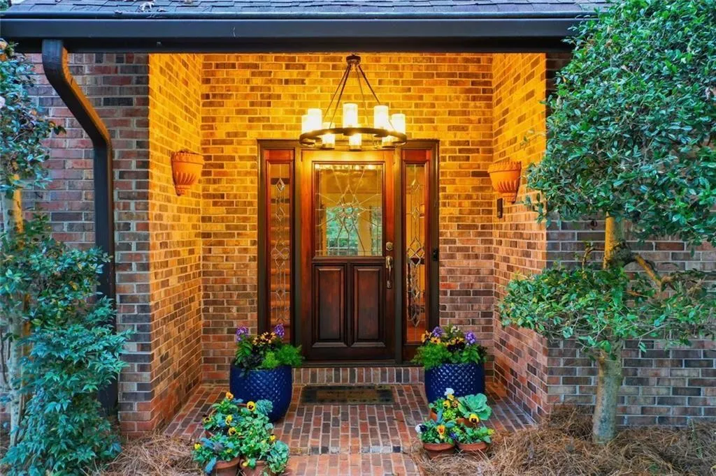 180 Valley Cove, Sandy Springs, Georgia 30350, 6 Bedrooms Bedrooms, ,4 BathroomsBathrooms,Residential,Sold,180 Valley Cove,7677987