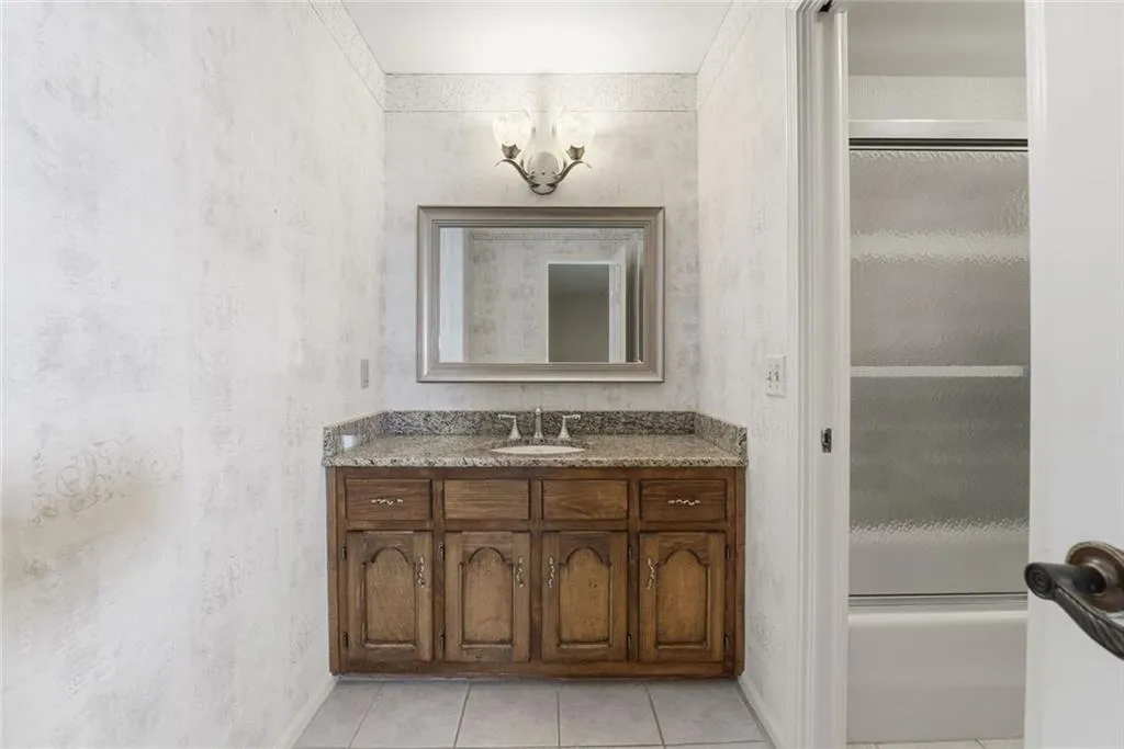 180 Valley Cove, Sandy Springs, Georgia 30350, 6 Bedrooms Bedrooms, ,4 BathroomsBathrooms,Residential,Sold,180 Valley Cove,7677987