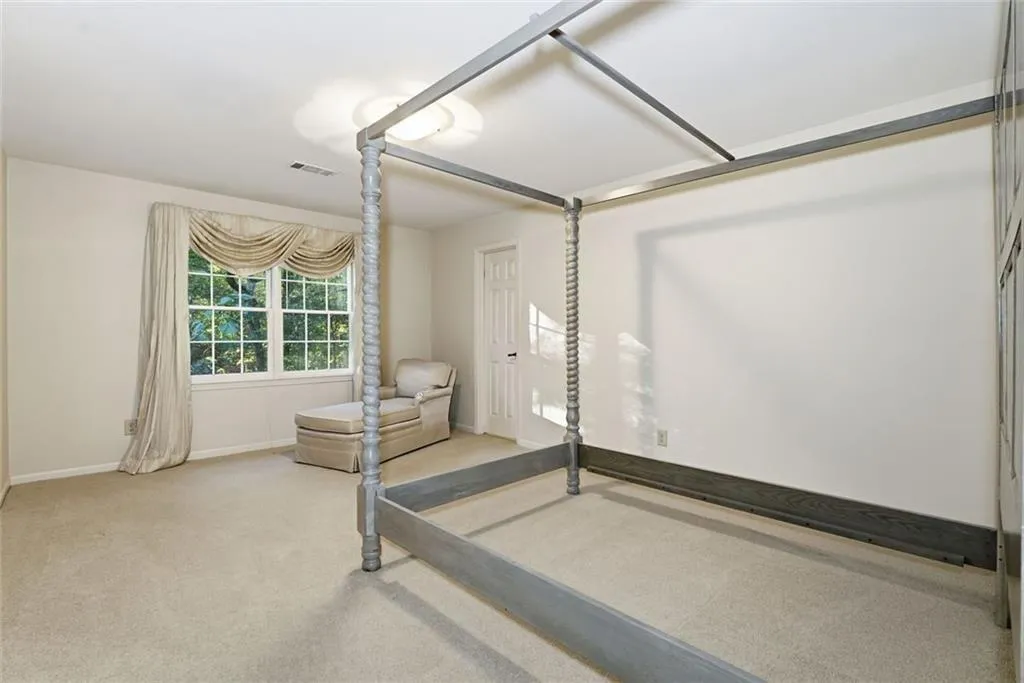 180 Valley Cove, Sandy Springs, Georgia 30350, 6 Bedrooms Bedrooms, ,4 BathroomsBathrooms,Residential,Sold,180 Valley Cove,7677987