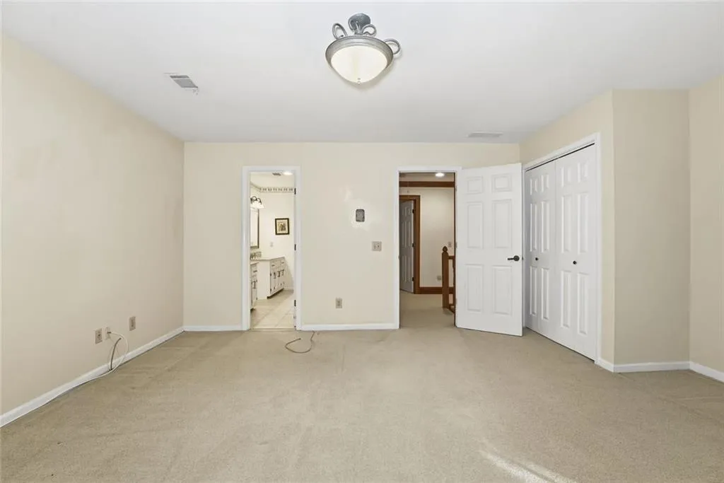 180 Valley Cove, Sandy Springs, Georgia 30350, 6 Bedrooms Bedrooms, ,4 BathroomsBathrooms,Residential,Sold,180 Valley Cove,7677987