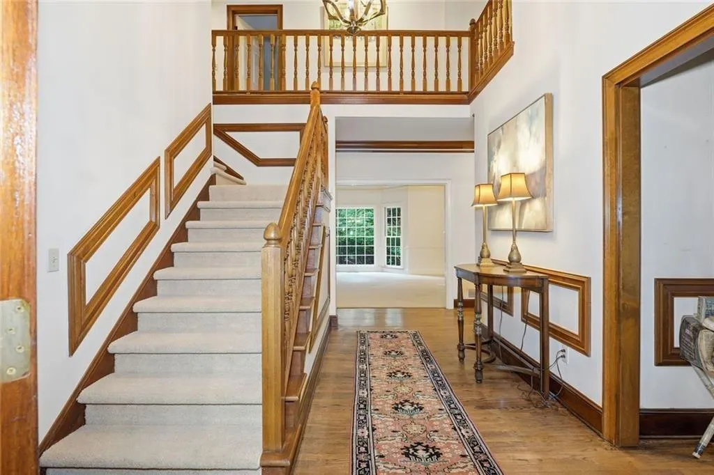 180 Valley Cove, Sandy Springs, Georgia 30350, 6 Bedrooms Bedrooms, ,4 BathroomsBathrooms,Residential,Sold,180 Valley Cove,7677987