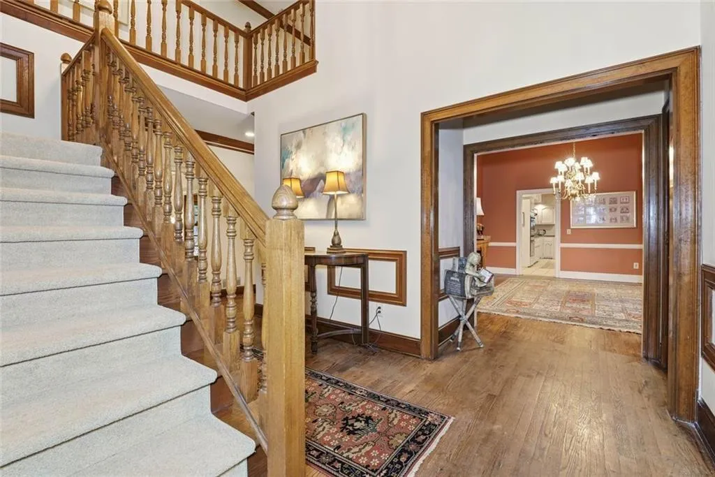 180 Valley Cove, Sandy Springs, Georgia 30350, 6 Bedrooms Bedrooms, ,4 BathroomsBathrooms,Residential,Sold,180 Valley Cove,7677987