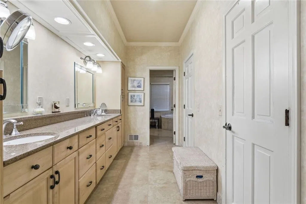 180 Valley Cove, Sandy Springs, Georgia 30350, 6 Bedrooms Bedrooms, ,4 BathroomsBathrooms,Residential,Sold,180 Valley Cove,7677987