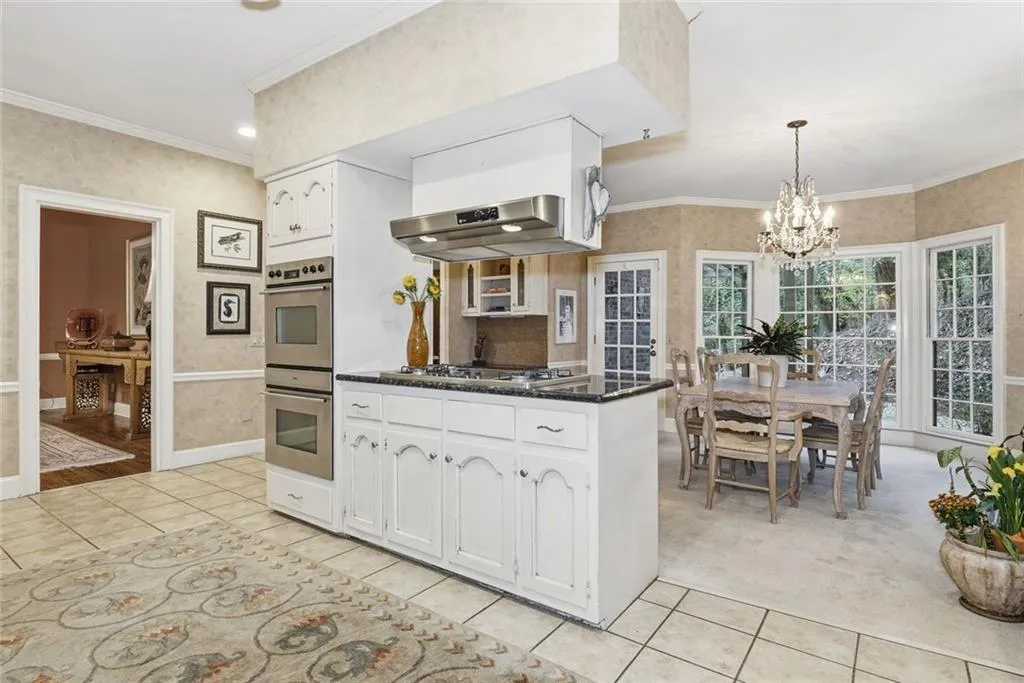 180 Valley Cove, Sandy Springs, Georgia 30350, 6 Bedrooms Bedrooms, ,4 BathroomsBathrooms,Residential,Sold,180 Valley Cove,7677987
