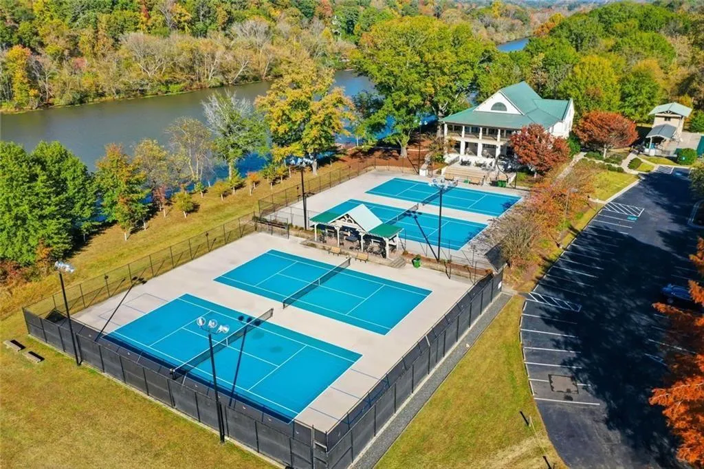 180 Valley Cove, Sandy Springs, Georgia 30350, 6 Bedrooms Bedrooms, ,4 BathroomsBathrooms,Residential,Sold,180 Valley Cove,7677987