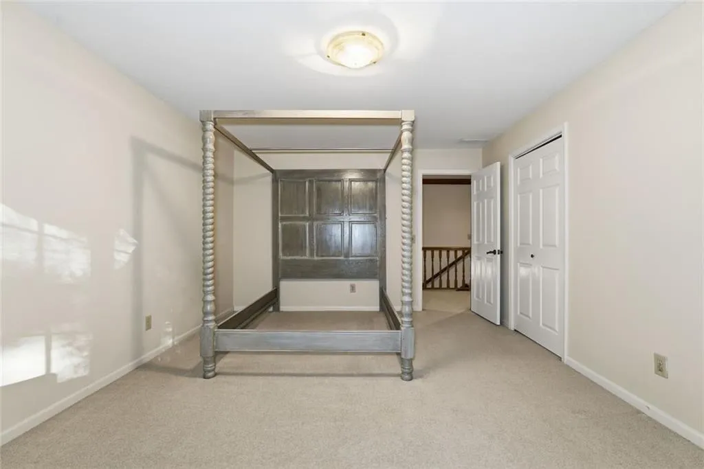 180 Valley Cove, Sandy Springs, Georgia 30350, 6 Bedrooms Bedrooms, ,4 BathroomsBathrooms,Residential,Sold,180 Valley Cove,7677987