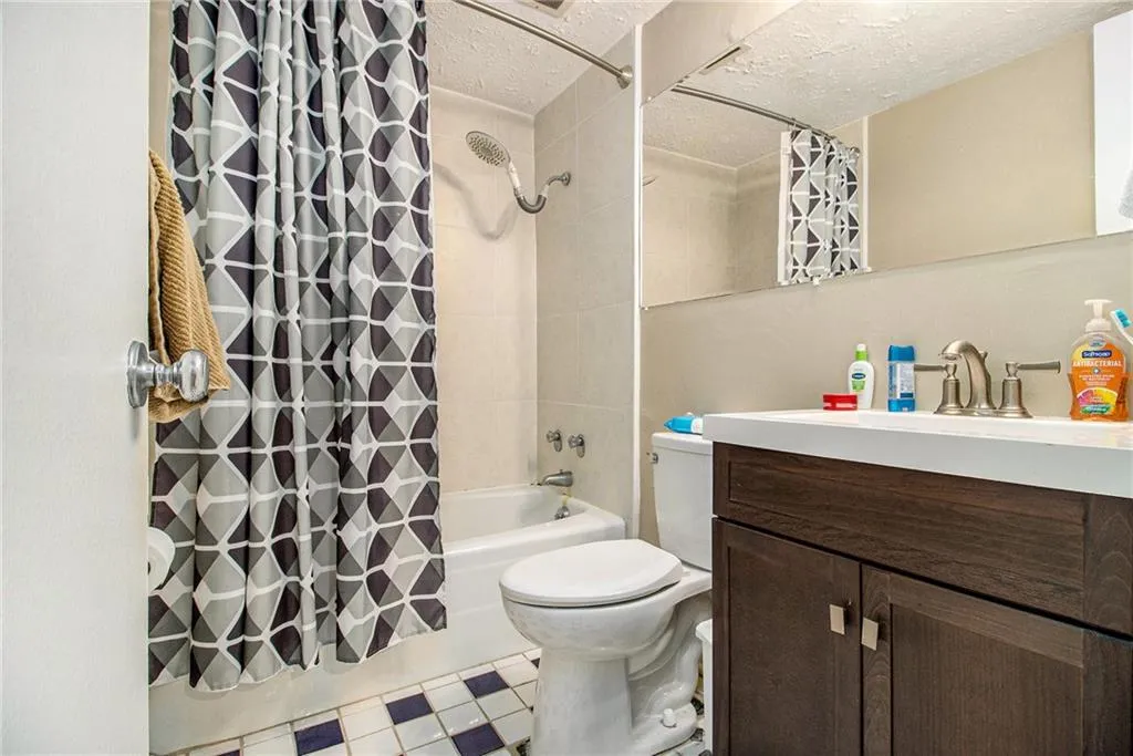 130 26th Street Nw Unit 404, Atlanta, Georgia 30309, 1 Bedroom Bedrooms, ,1 BathroomBathrooms,Residential,For Sale,130 26th Street Nw Unit 404,7646728