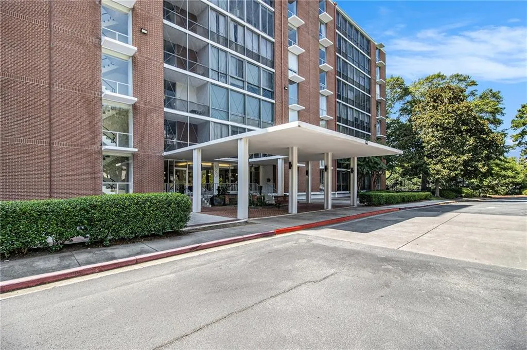 130 26th Street Nw Unit 404, Atlanta, Georgia 30309, 1 Bedroom Bedrooms, ,1 BathroomBathrooms,Residential,For Sale,130 26th Street Nw Unit 404,7646728
